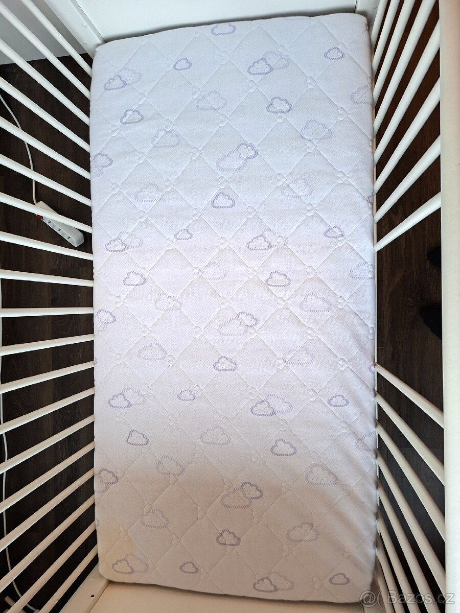 Postýlka s komodou - 9