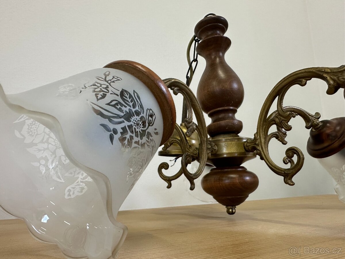 Závěsný rustikální lustr 5-ti ramenný s pískovaným sklem. - 9