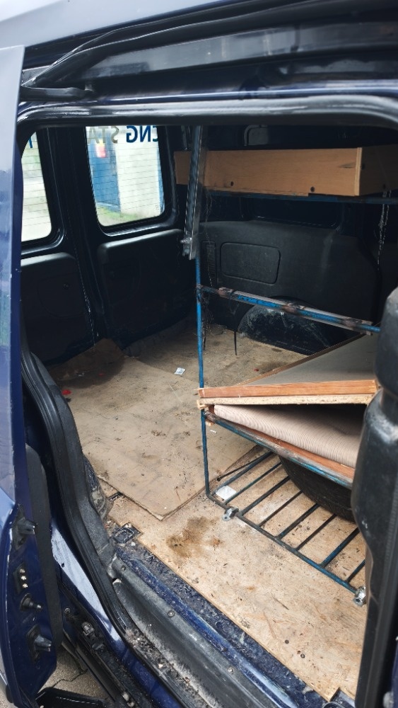 Opel Combo Van 1.6i + CNG 69kw r.v.2009 havar.zadek 2 místa - 9