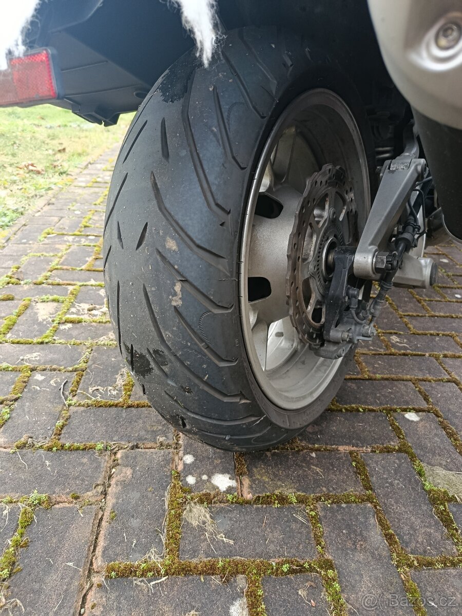 Kawasaki GTR 1400 - 9