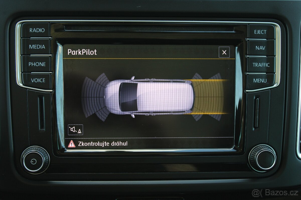 Volkswagen Sharan 2,0 TDI HIGHLINE,DSG,TAŽNÉ,2017 - 9