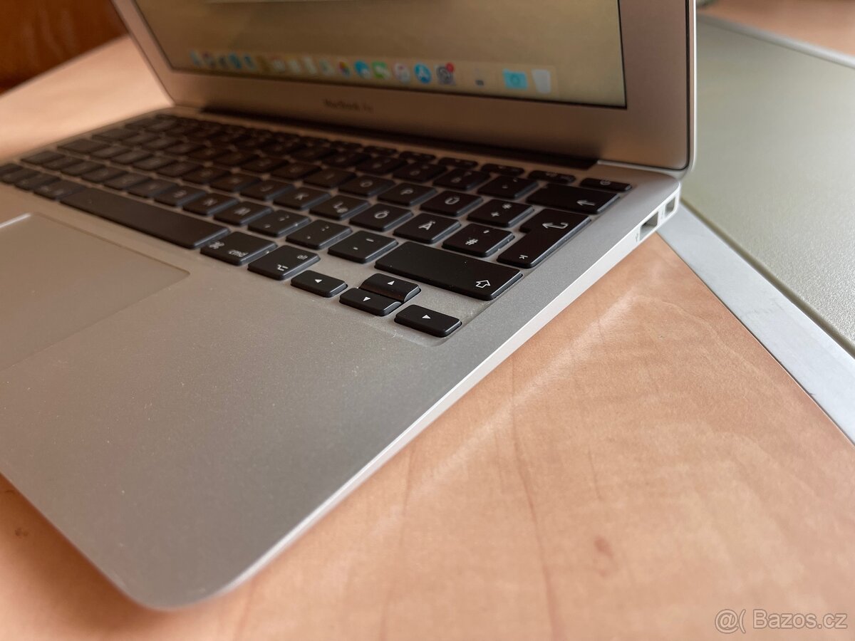 MacBook Air 11. 128Gb. Core i5. - 9