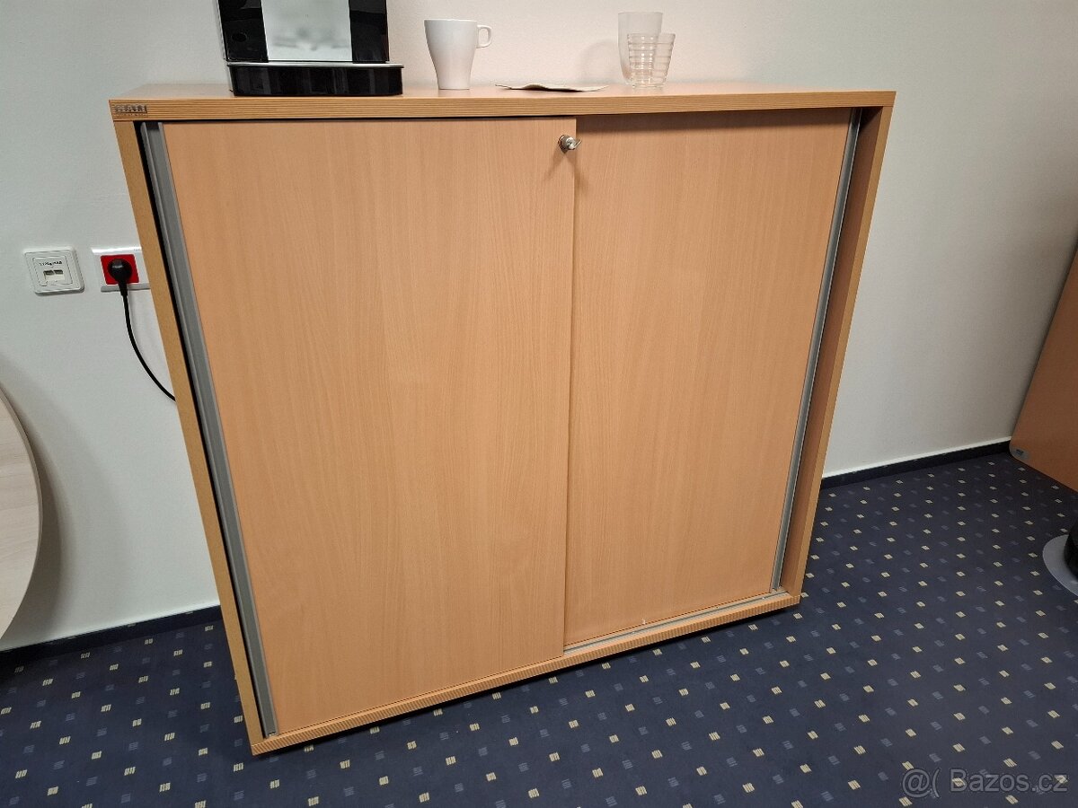 Kancelářský nábytek - 9