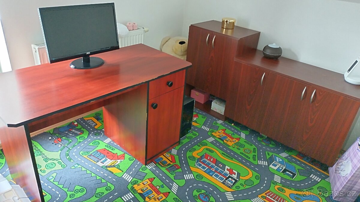 Skříně a psací stůl - 9