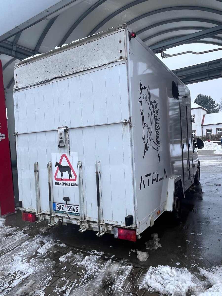 Originál auto na přepravu koňí - 9