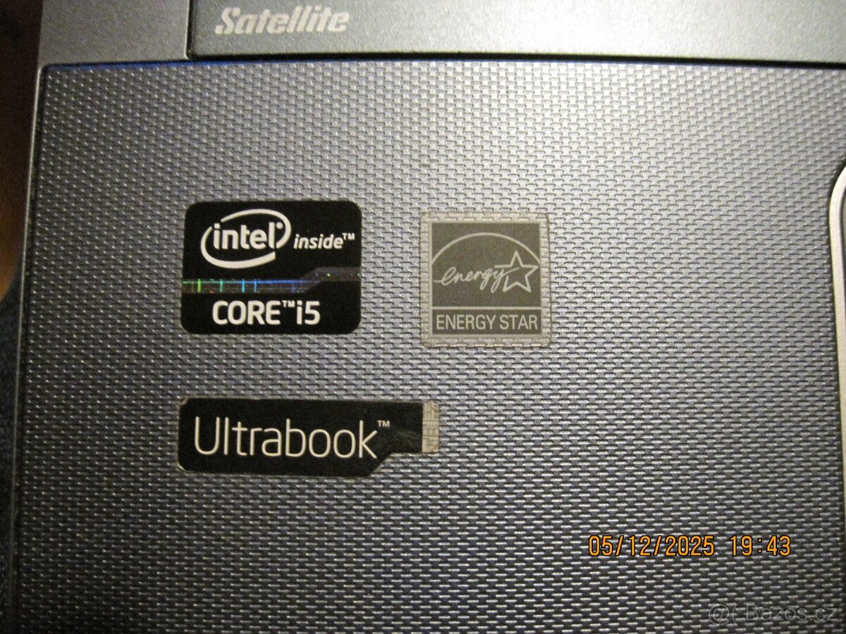 Toshiba Satellite U940-10F - 9