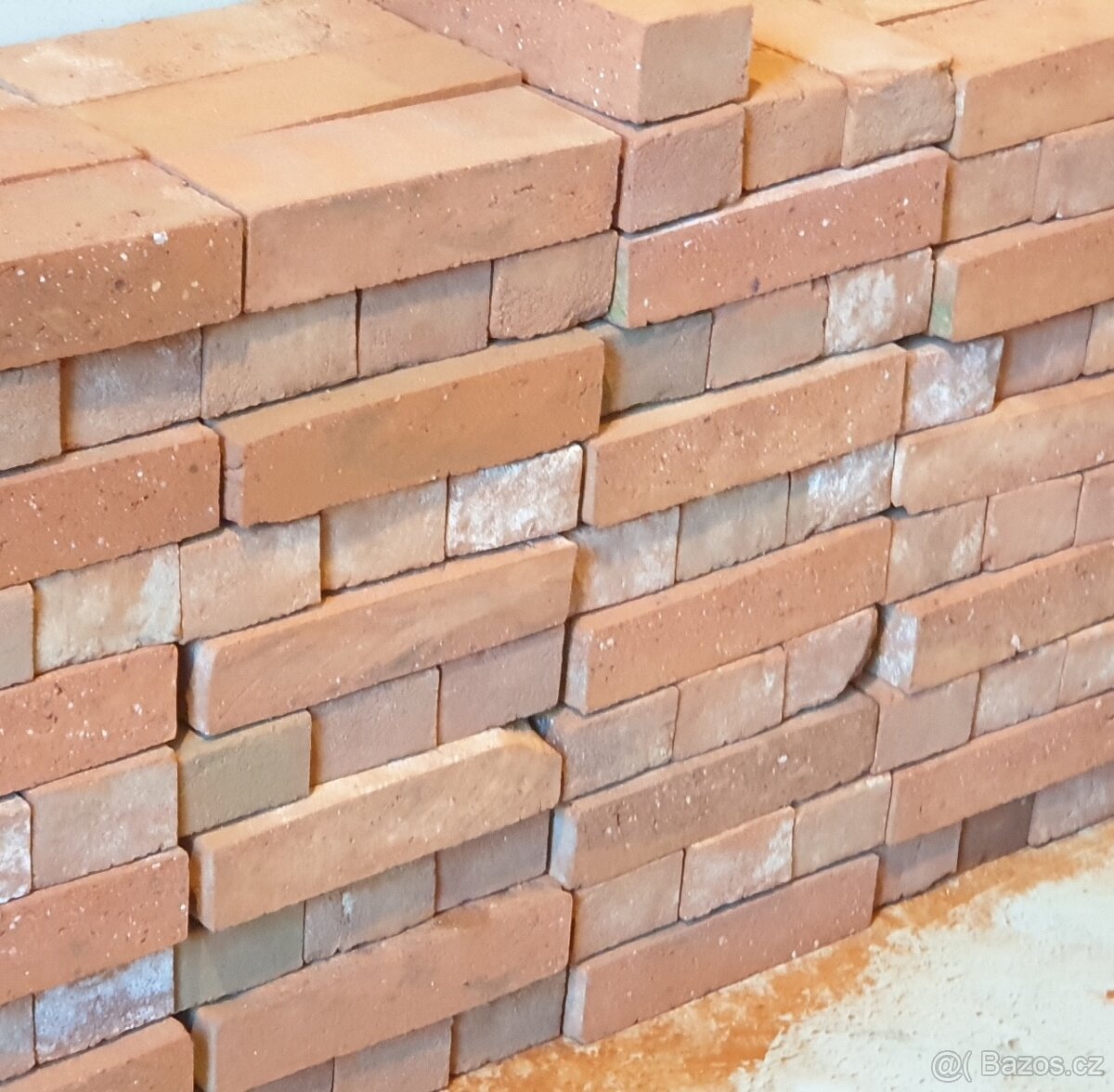 Starobylé cihly na zahradní stavby: krb, ohniště, chodníček - 9