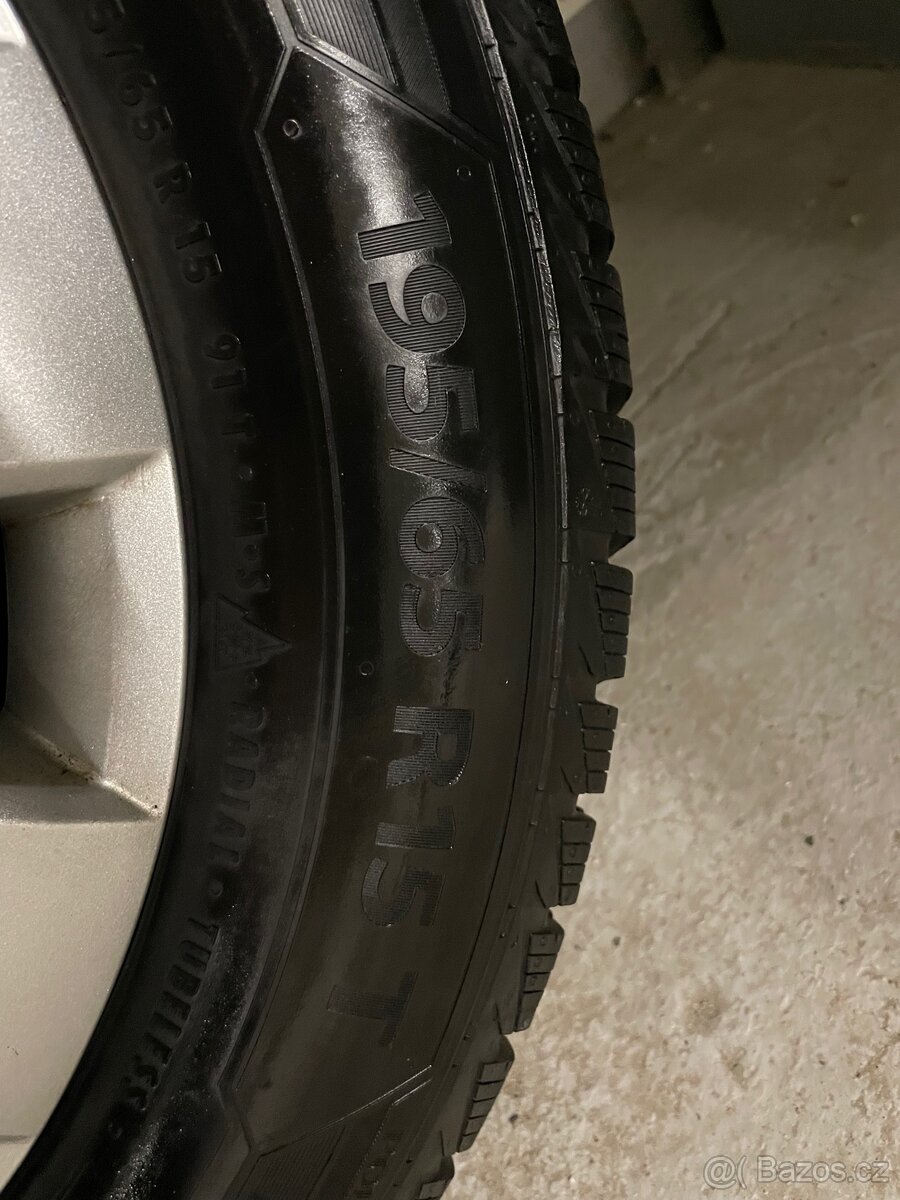 Zimní sada 15” plech disků 5x112 a ZÁNOVNÍ pneu 195/65 R15 - 9