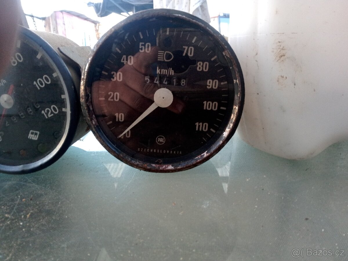 Tachometr a pristrojovka avia - 9