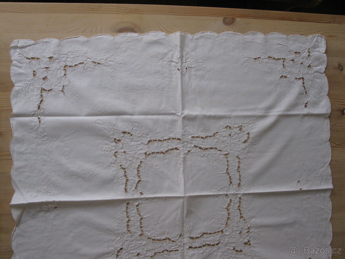 Na chalupu 6 fotek retro háčkovaný dečky +vyšívané dečky - 9