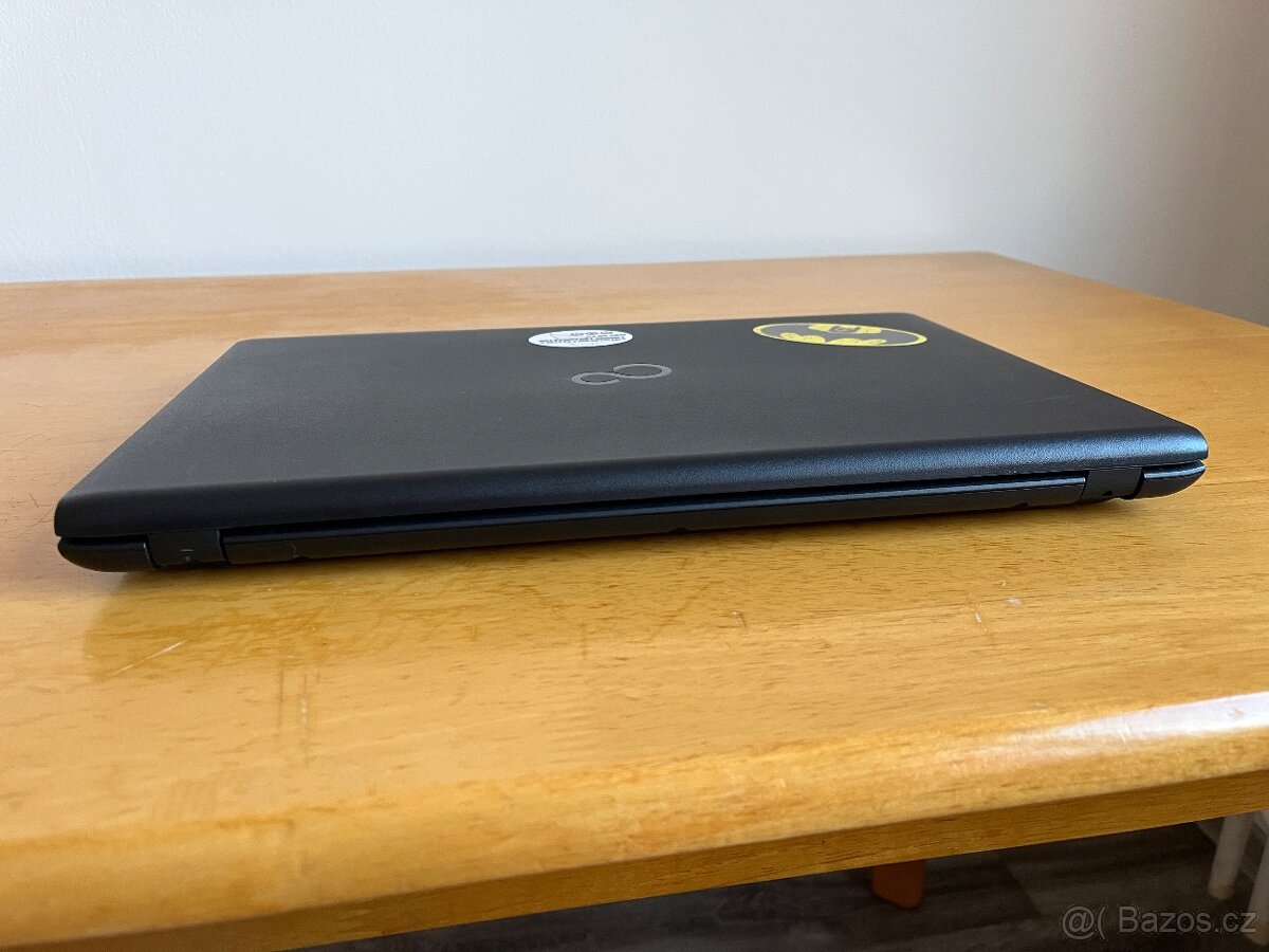 Fujitsu Lifebook A557, W11 Pro - 9