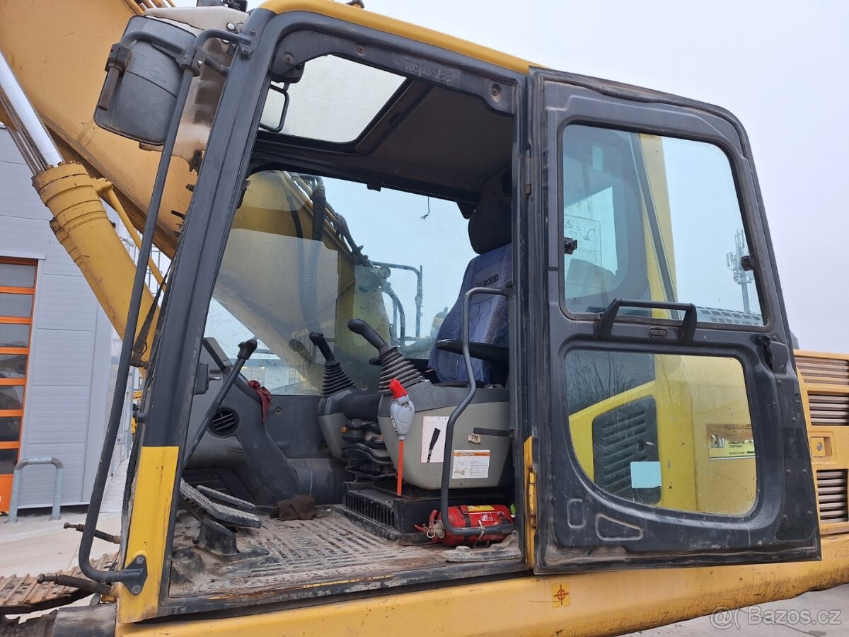 KOMATSU PC 240 LC - 9