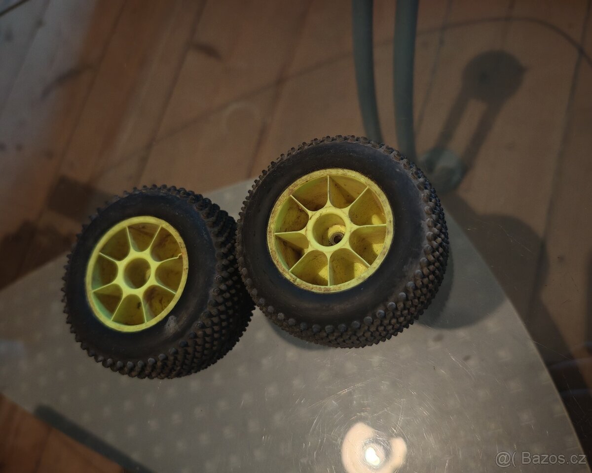 Rc kola na 1:10, disk 2.2 palce (56 mm). - 9