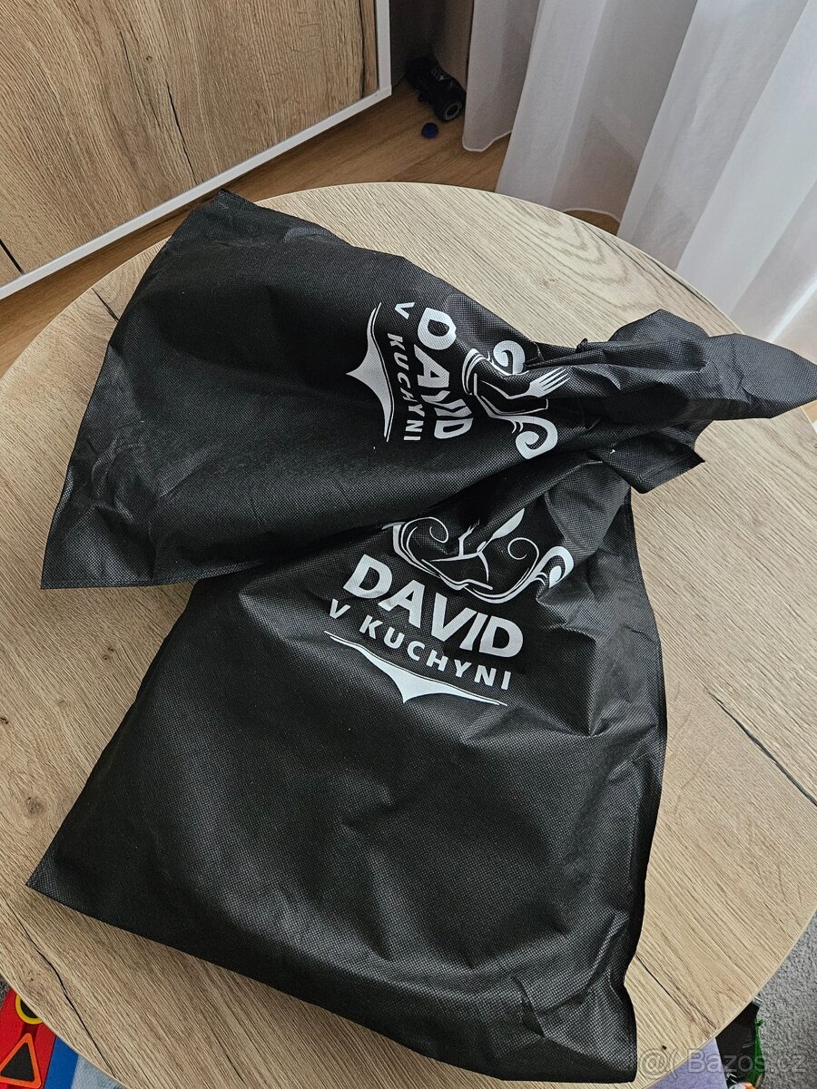 Seda dvou pánví David v kuchyni - 9