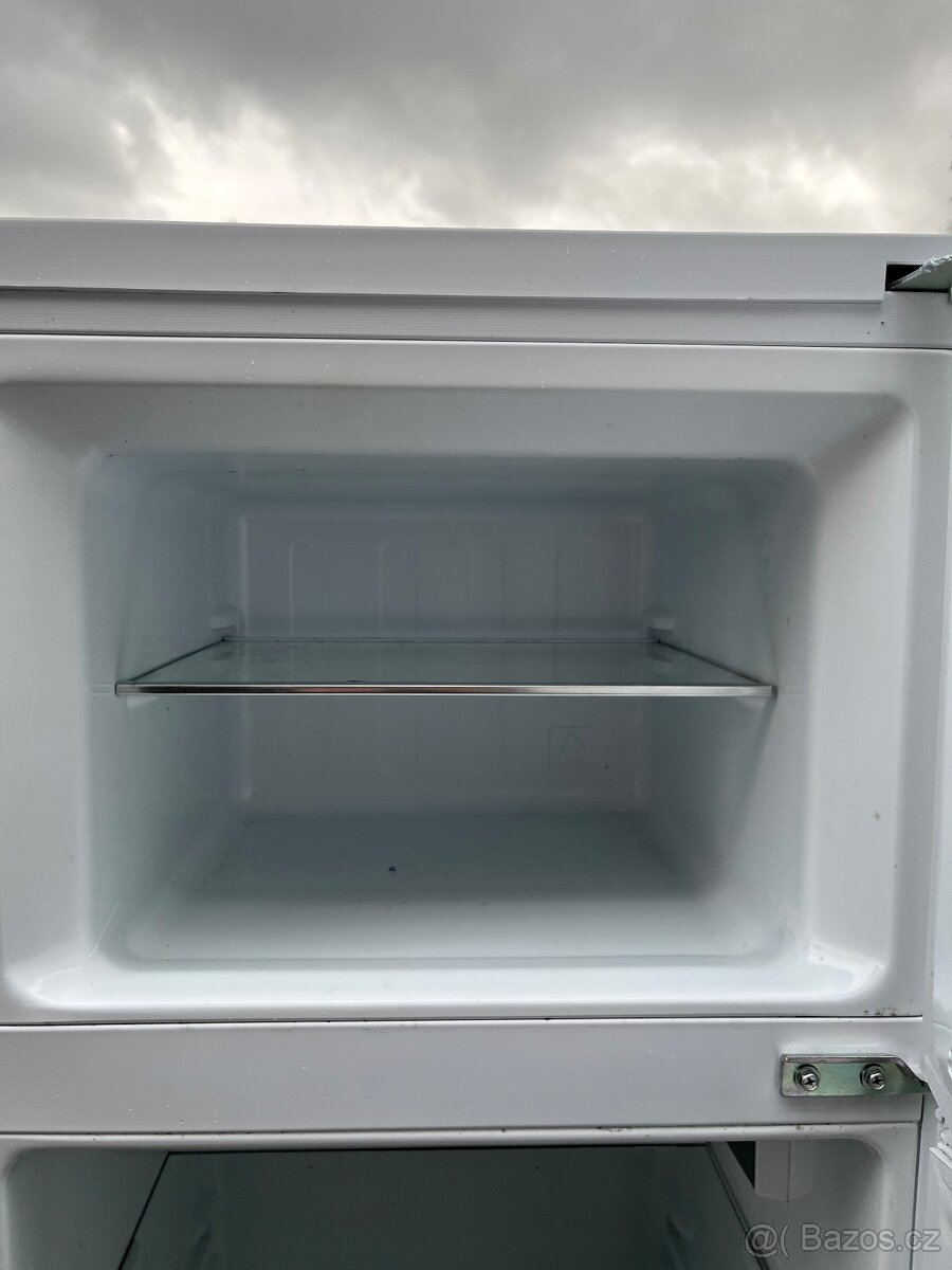 Prodám malou ledničku s mrazákem AEG - 9