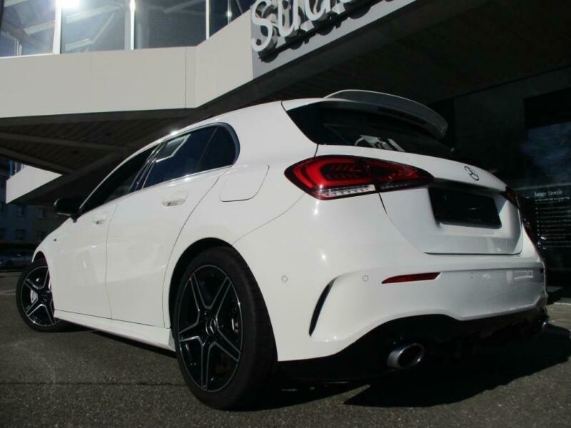 Mercedes-Benz A 35 AMG 4M Pano, Ambi-Bel., Navi, Multibeam - 9