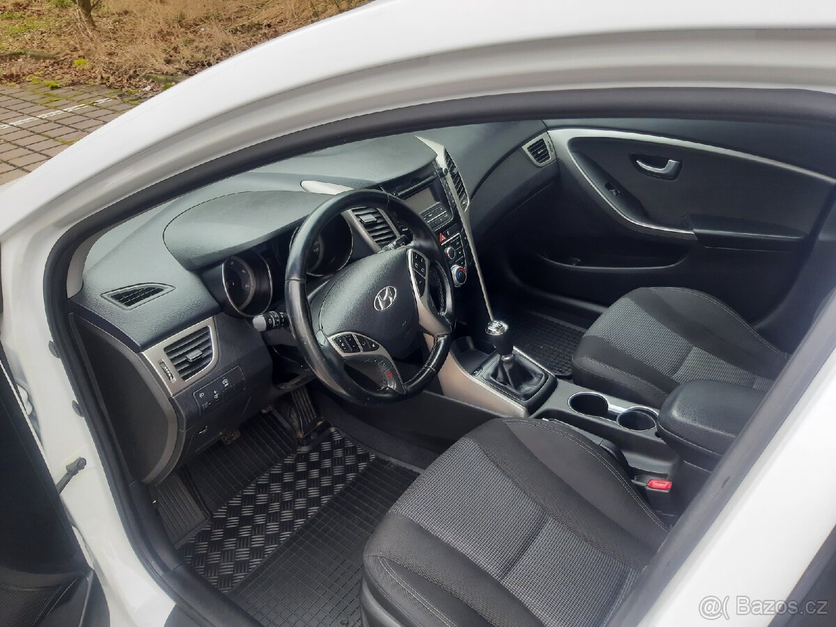 Hyundai i30 1.6CRDI 81kW, 2015, NOVÉ V ČR, DPH - 9