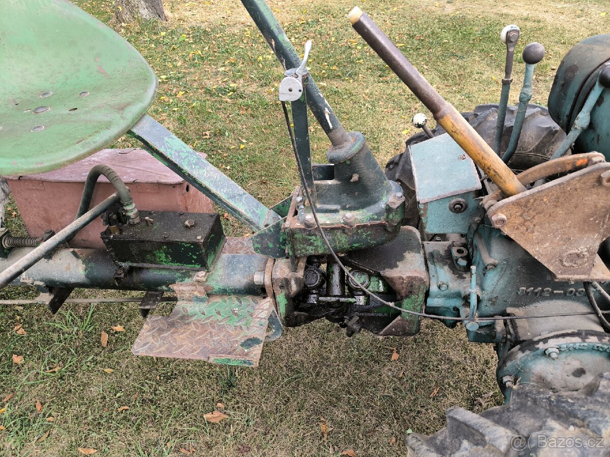 Traktor tovární výroby Agrostroj.4x4 - 9