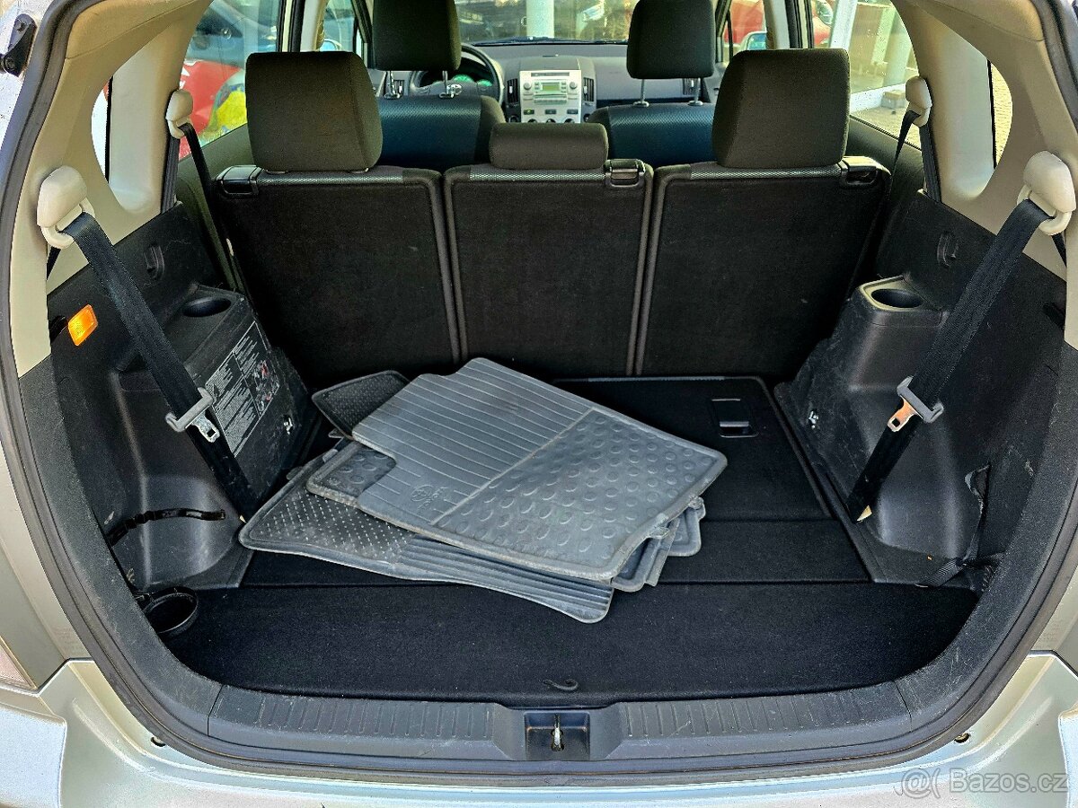 Toyota Corolla Verso, 1,8i serv.kniha 1.maj ČR - 9