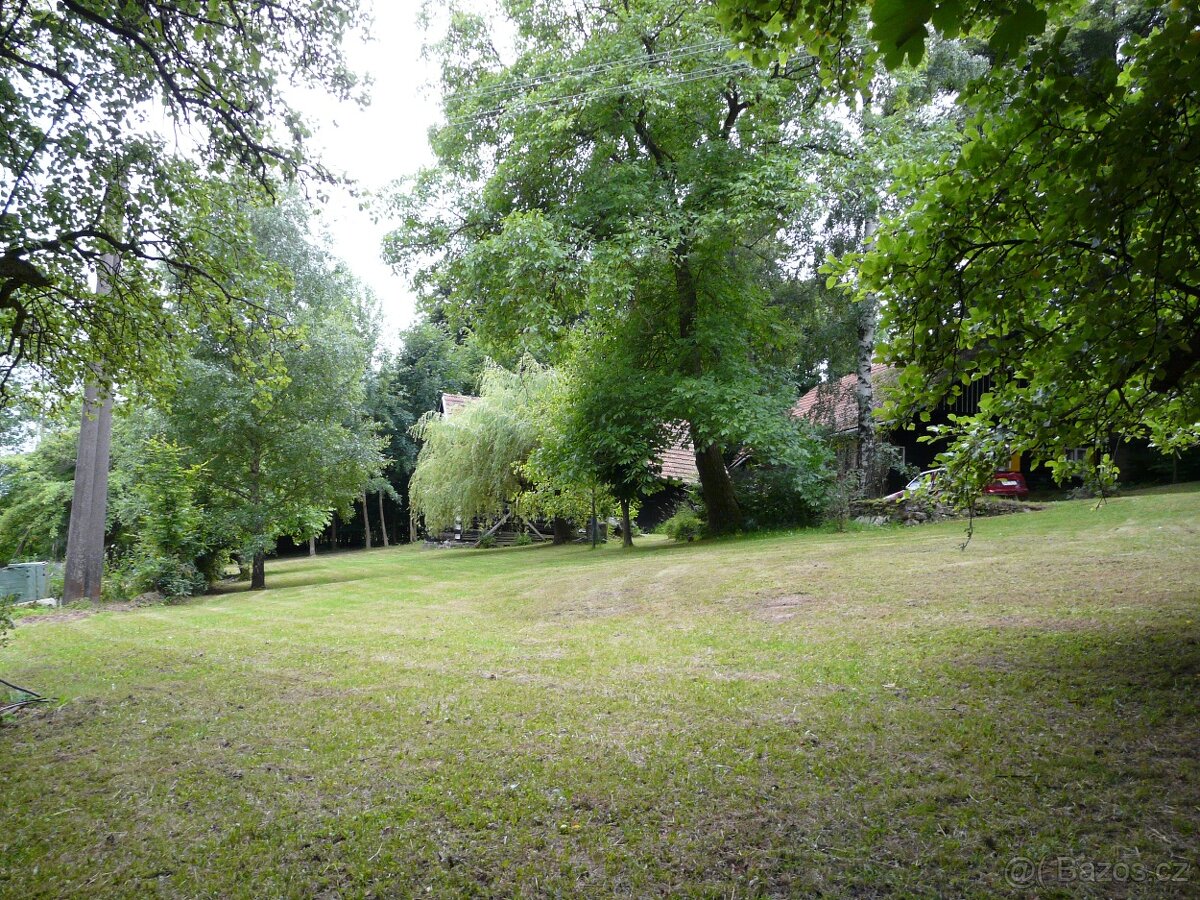 Velký stavební pozemek Oznice - 9