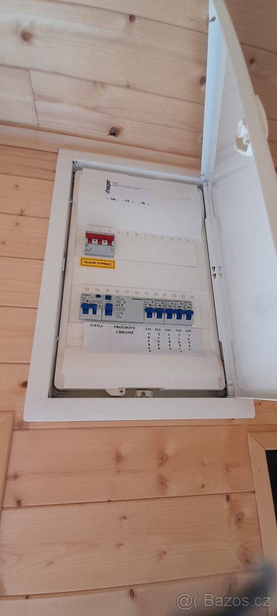 Prodám Tento Tinny-Maringotka Délka 8 metru - 9