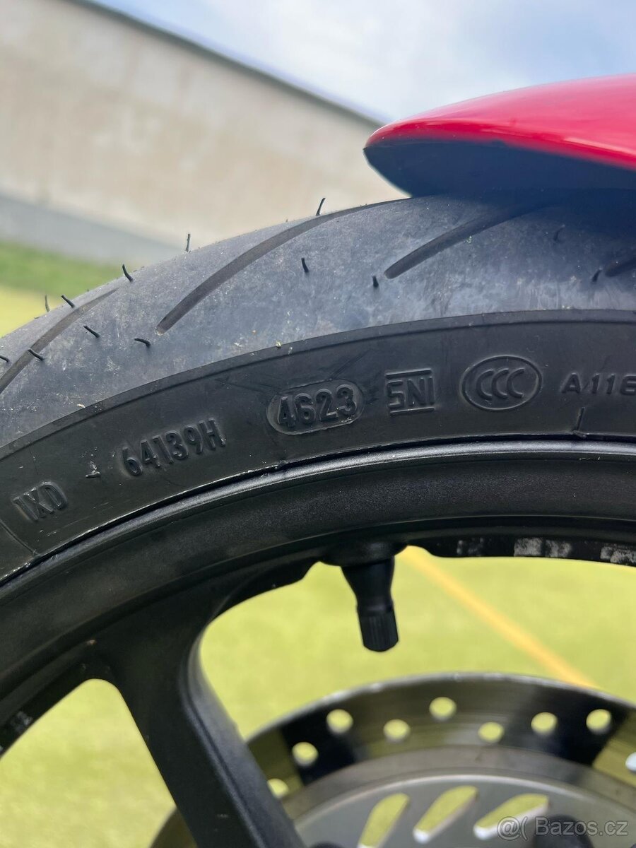 Honda cbr 125r - 9