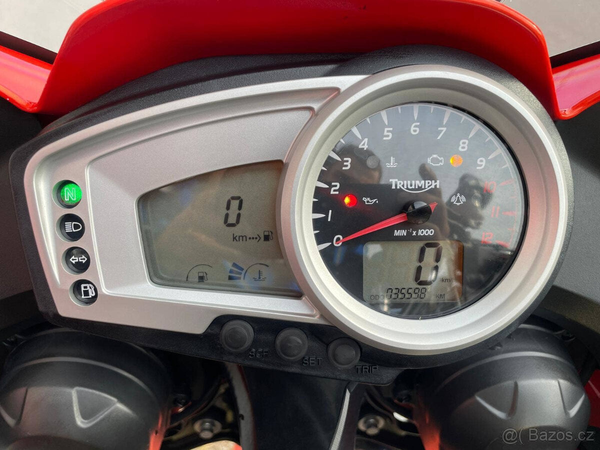 Triumph Tiger 1050 - 9