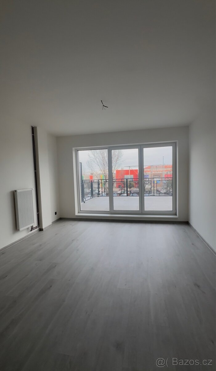 Pronájem bytu 2+kk s terasou - 9