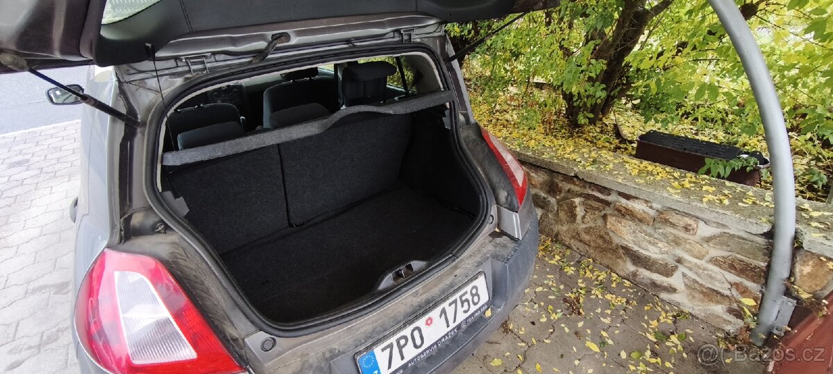 Renault Megane 2 1.6 i benzin 2004 - 9