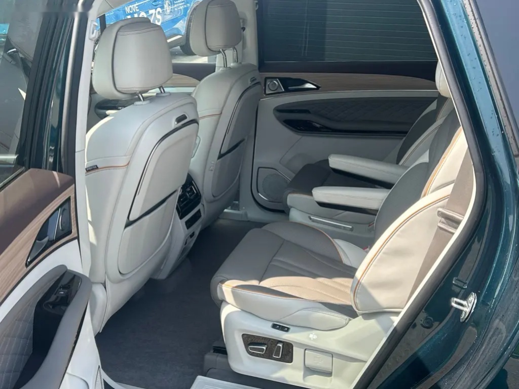 Dongfeng U-Tour, EXCLUSIVE FR 1 - 9