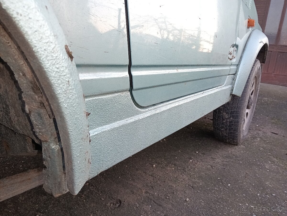 Predám Suzuki Samurai 1,3i - 9