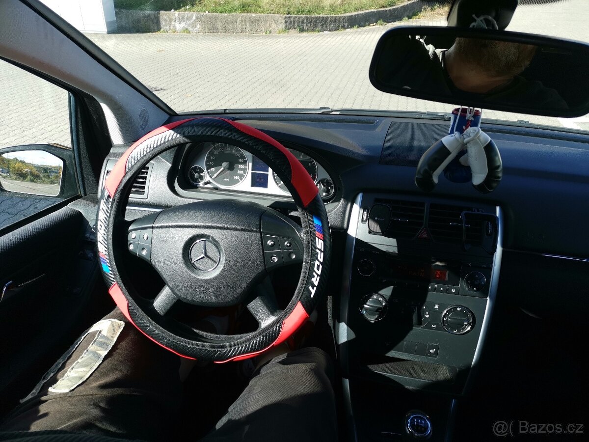 Prodám Mercedes Benz B150 1,5 70kw,2008,Euro 4, Comfort - 9