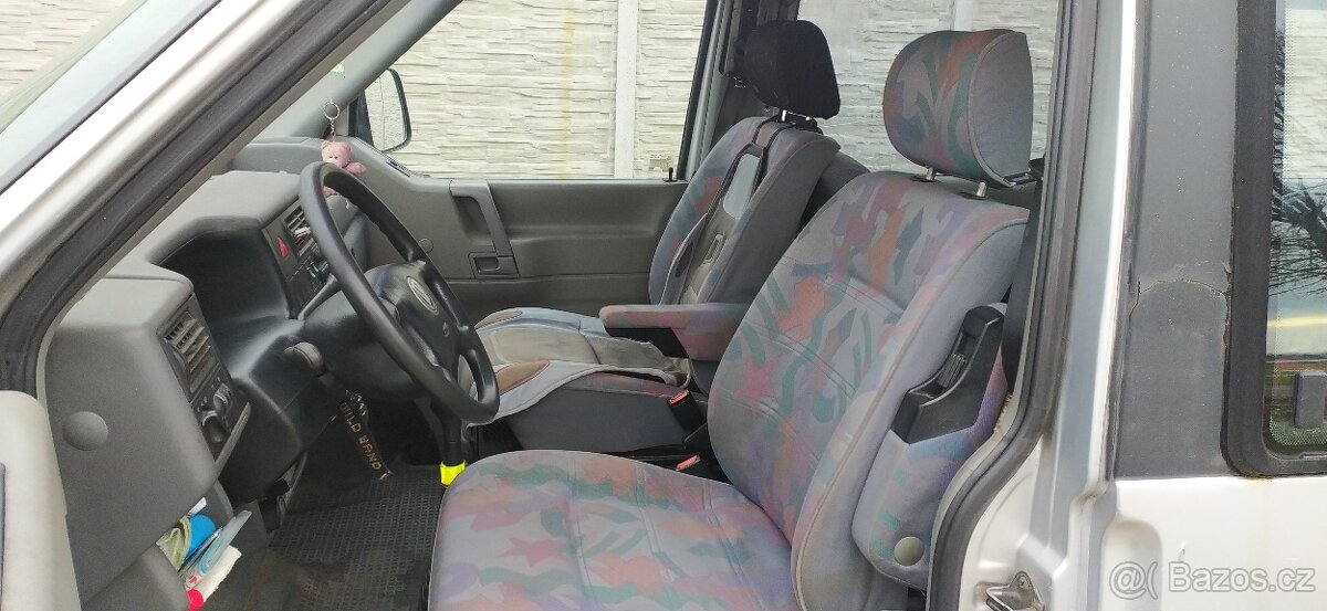 VW MULTIVAN T4 2,5TDi75kw,rv4/2000,7míst,2.MAJ,ALU,ZAHRADKA - 9