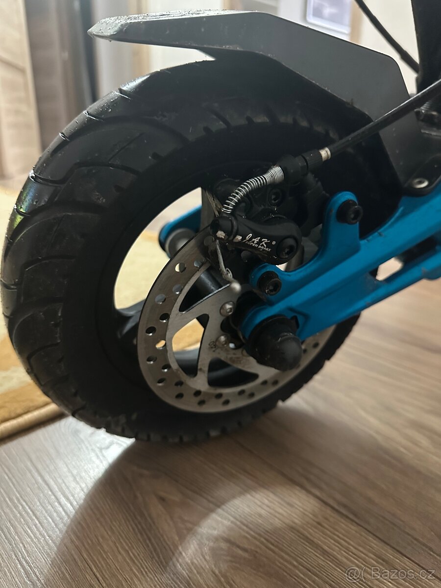 Elektrická koloběžka pro dospělé Bluetouch BT1000 - 9