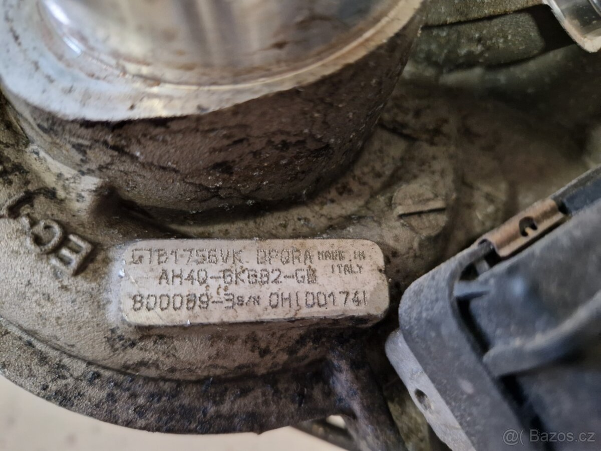 Range Rover 4.4 TDV8 pravé primární turbodmychadlo - 9