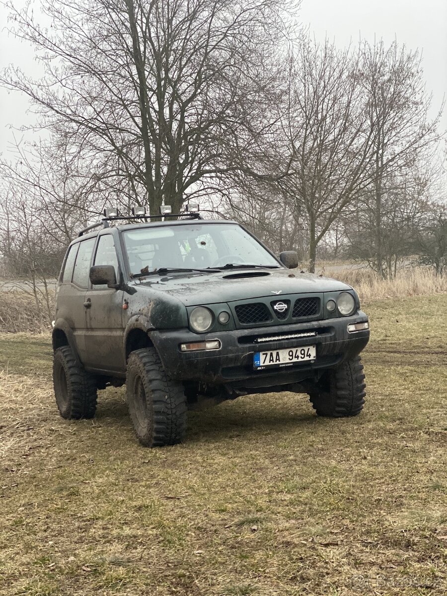 Nissan Terrano 2 - 9