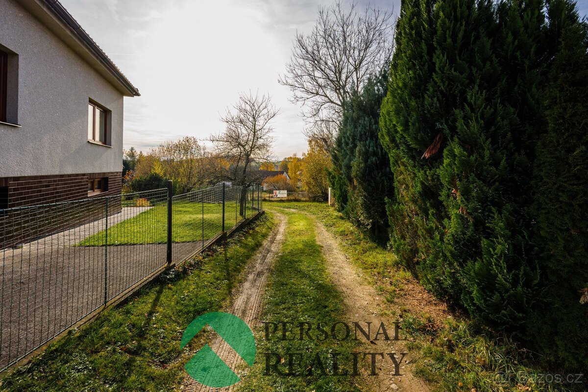 Prodej stavebního pozemku 2 232 m², Mlýny, ev.č. 02547 - 9