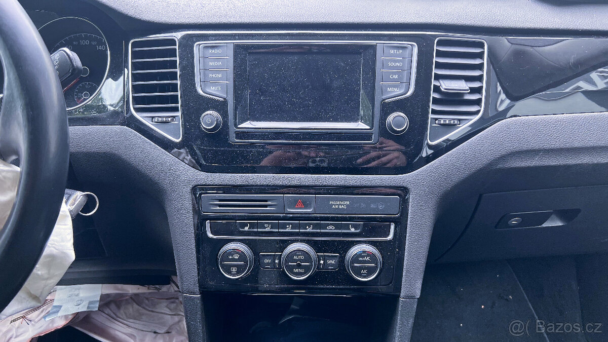 Vůz na náhradní díly VW Golf 7 Sportsvan 2015 CRLB QSD LC1Z - 9