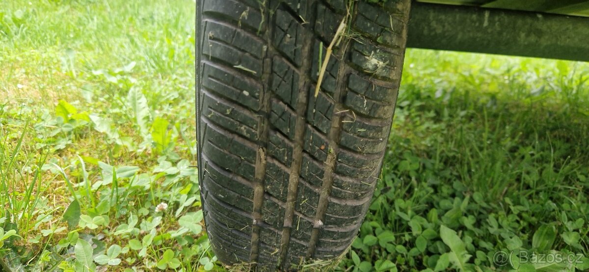 Přívěsný vozík, kára s plachtou - nová STK - 9