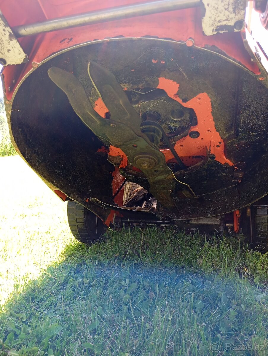 Sekačka Oleo-Mac LUX 55 TBI – silný motor B&S - 9