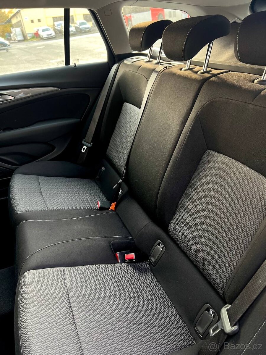 OPEL INSIGNIA 81 KW 2018 196TKM - 9