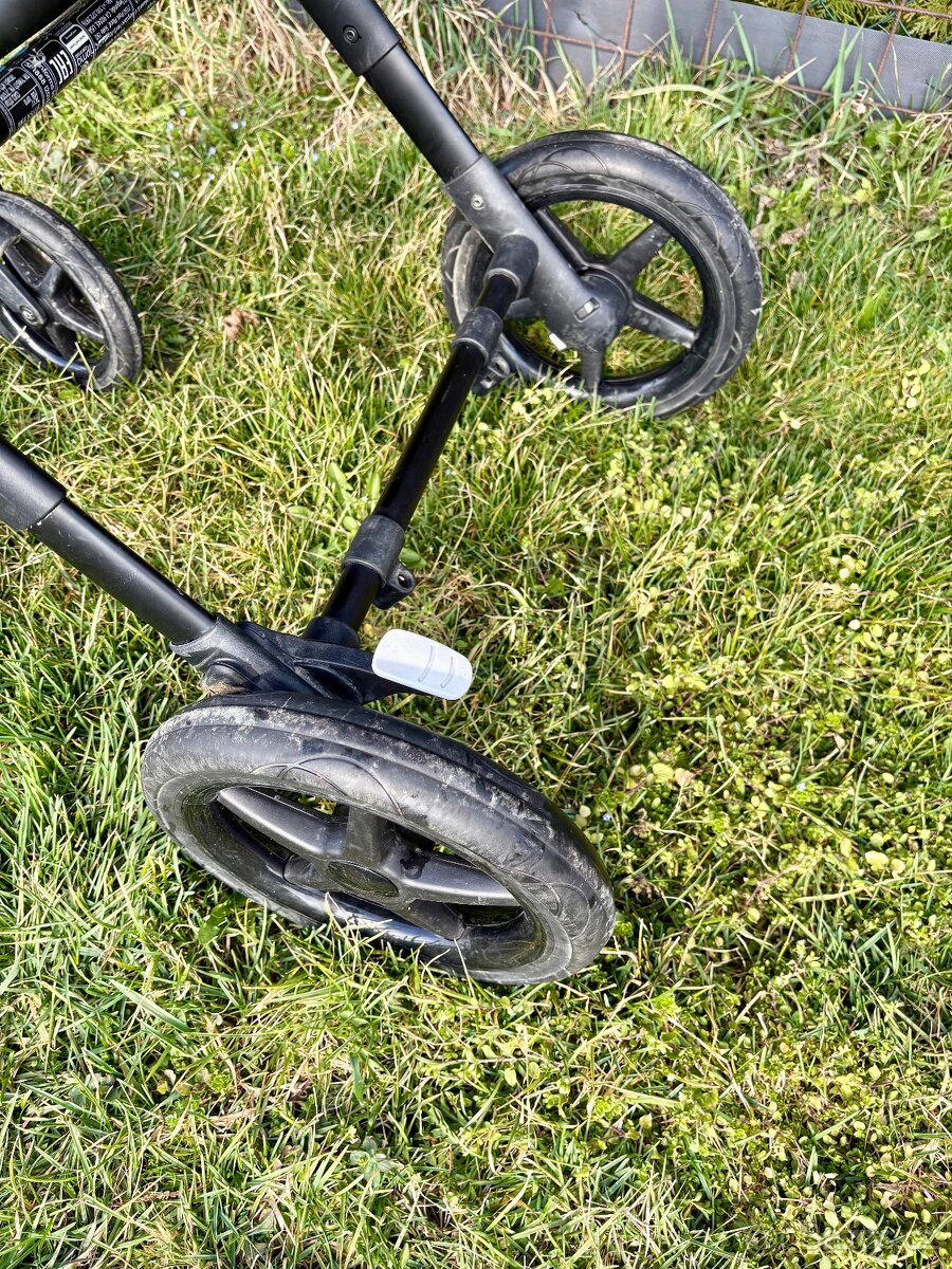 Kočárek Bugaboo Fox 3 včetně příslušenství - 9