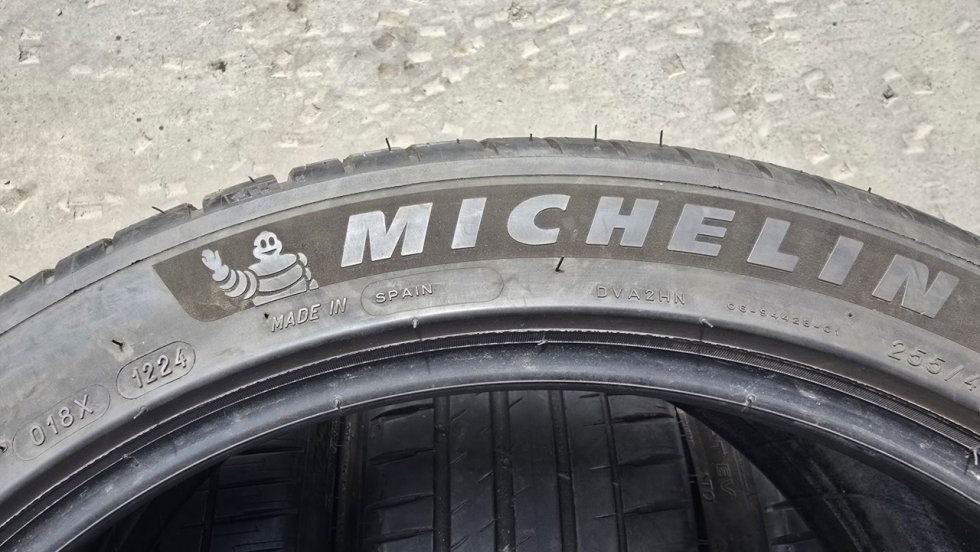 Letní pneu 255/40/20 Michelin - 9