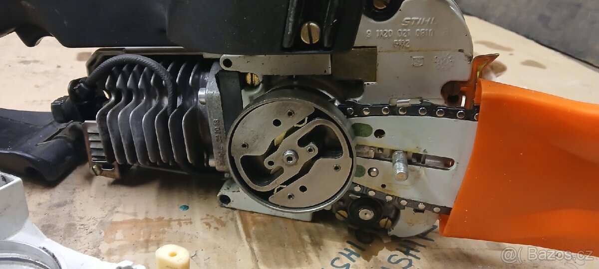 Motorová pila STIHL - 9