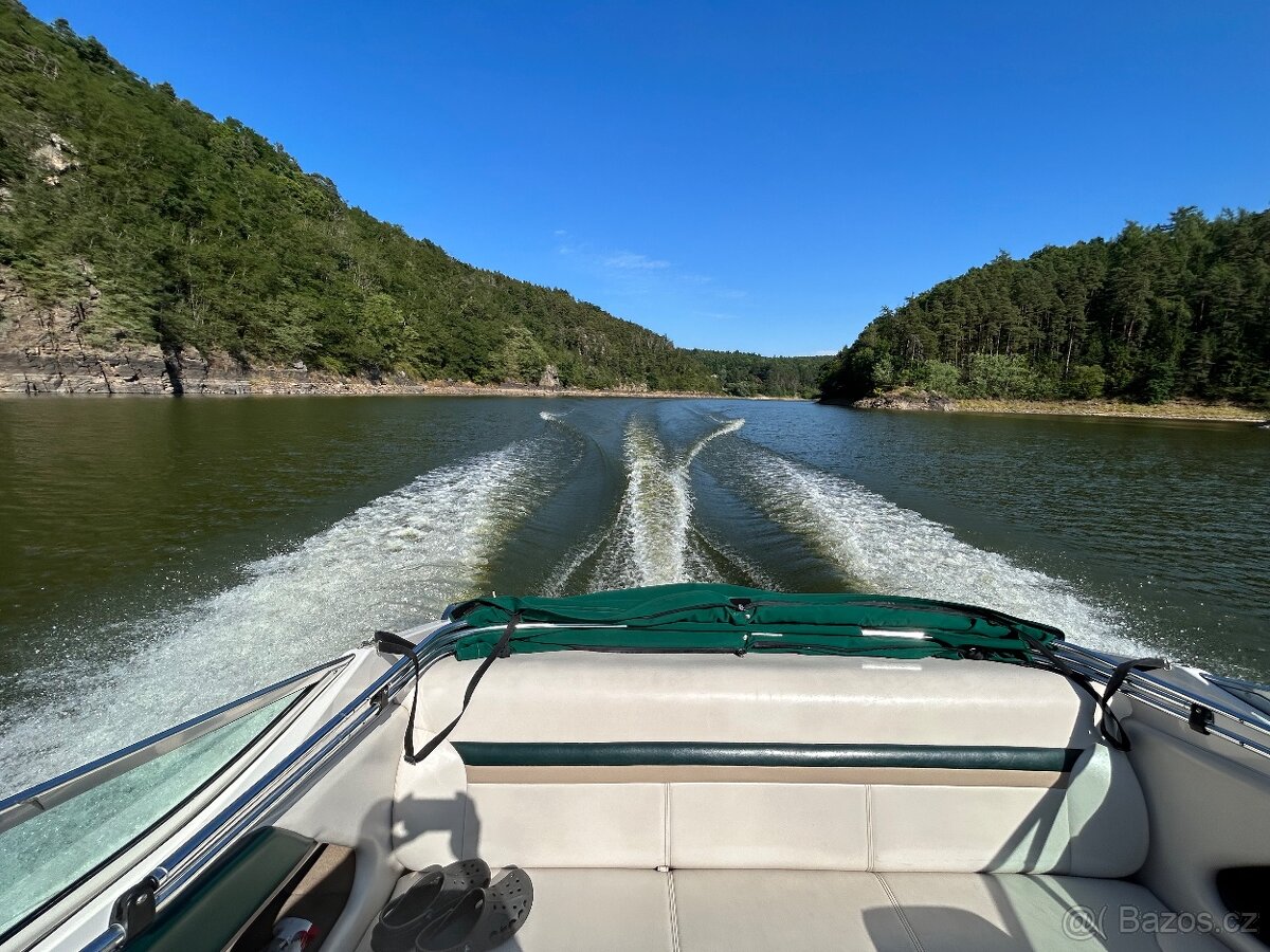 Motorový kajutový člun - 9