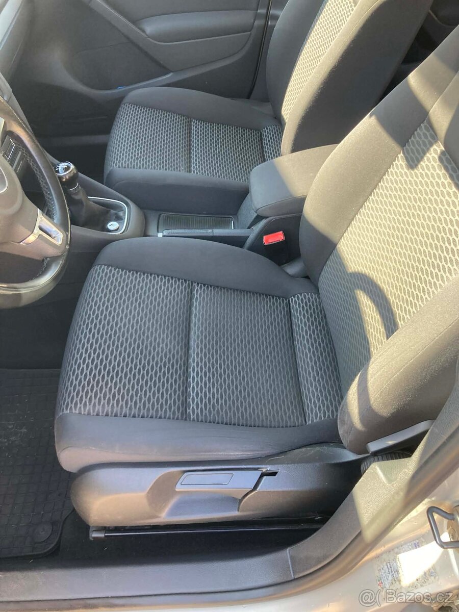 Volkswagen Golf VI 1.6tdi 77kw - 9