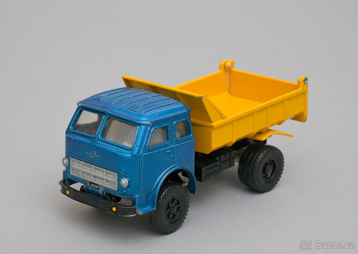 Modely autíček / hračky pro sběratele - 9