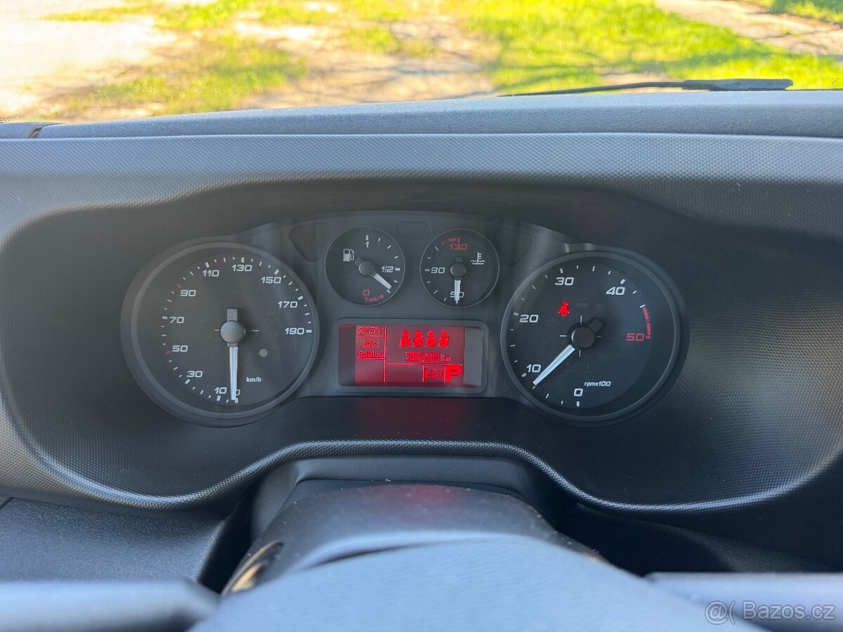 Iveco Daily 2.3 klima automat 6miestne - 9