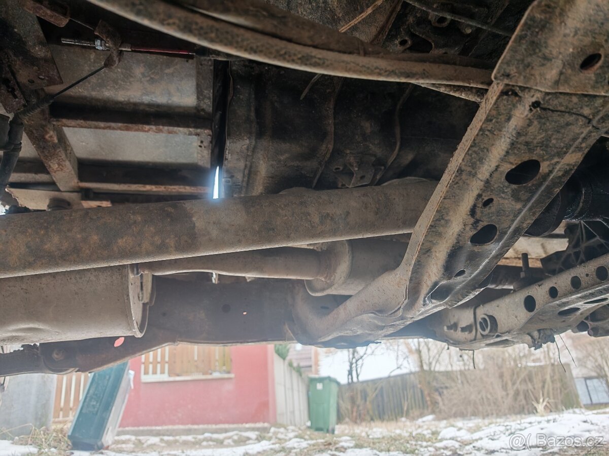 Predám/ vymením Nissan Navara D21 2.7 TD - 9