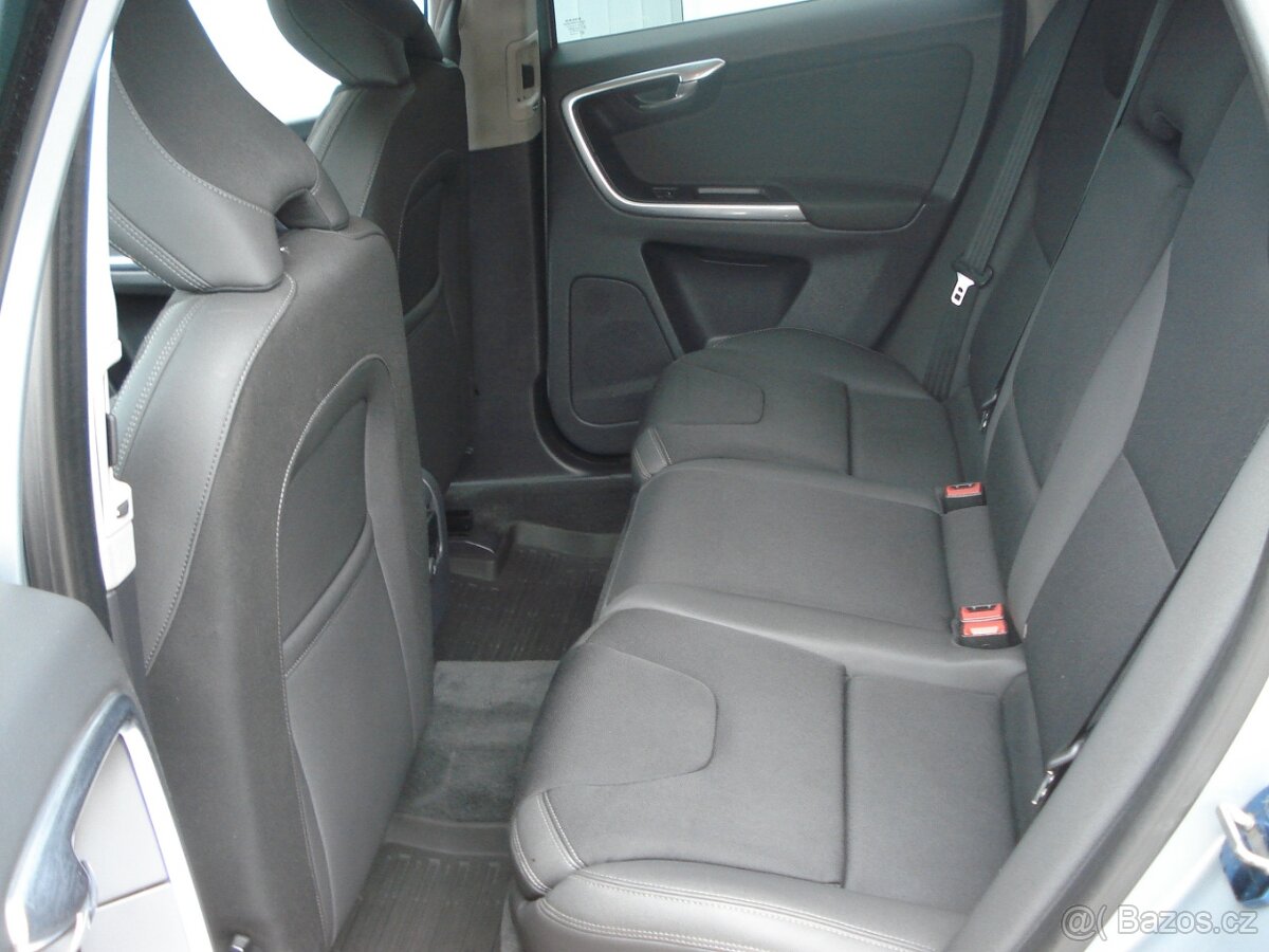 Volvo XC 60 2.4 D4 AWD,MANUÁL,ČR,SERVISKA - 9